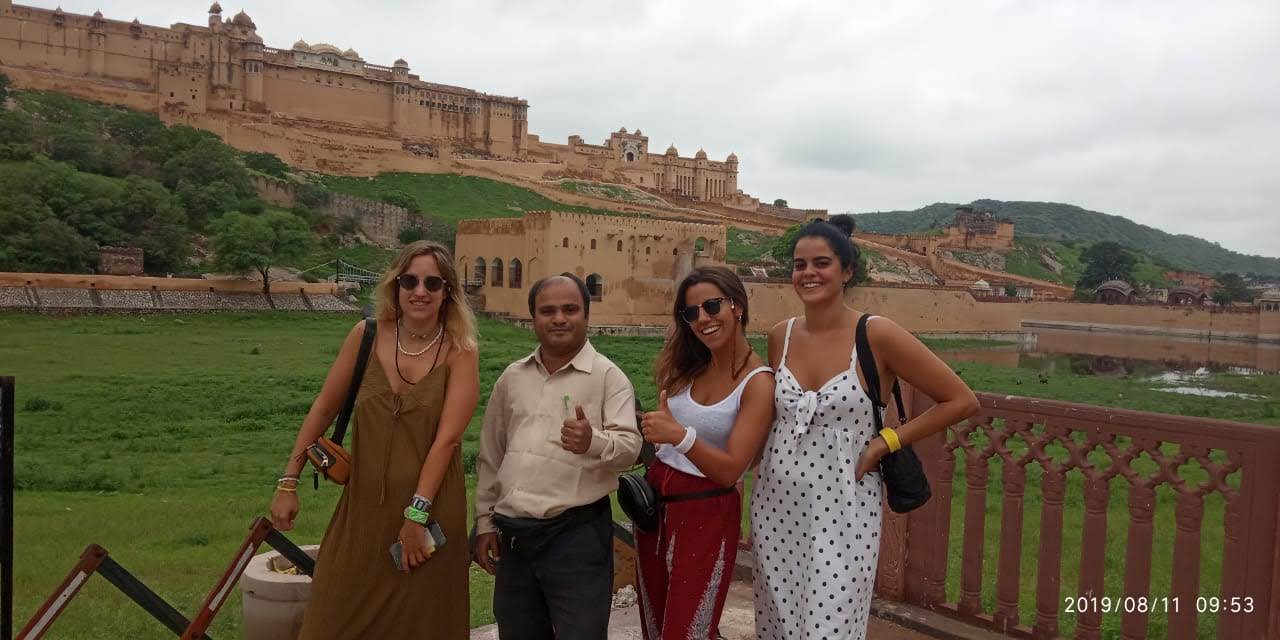 Reservar Guía Español Durante Sus Viajes A La India
