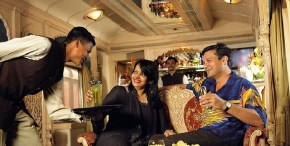 Bar De Golden Chariot Train