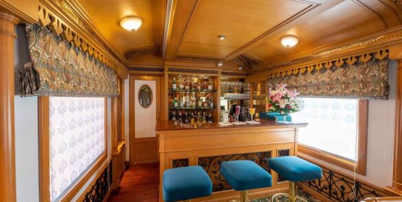 Bar De Deccan Odyssey
