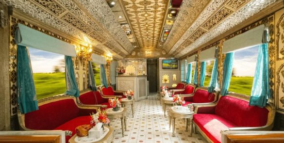 Dentro de Palace on Wheels Tren